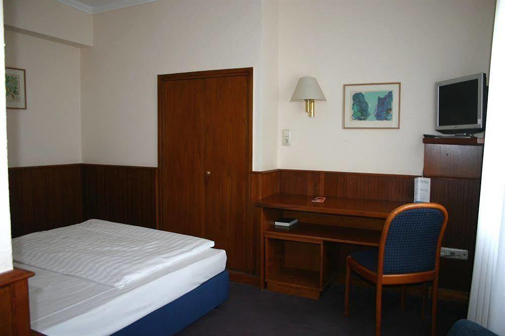 Hotel Niederrad Frankfurt am Main Exterior photo